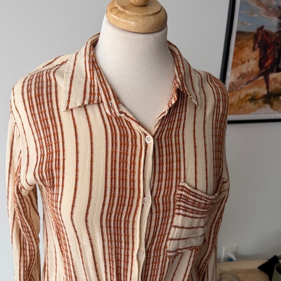 Lightweight button down - Picture 3 of 4